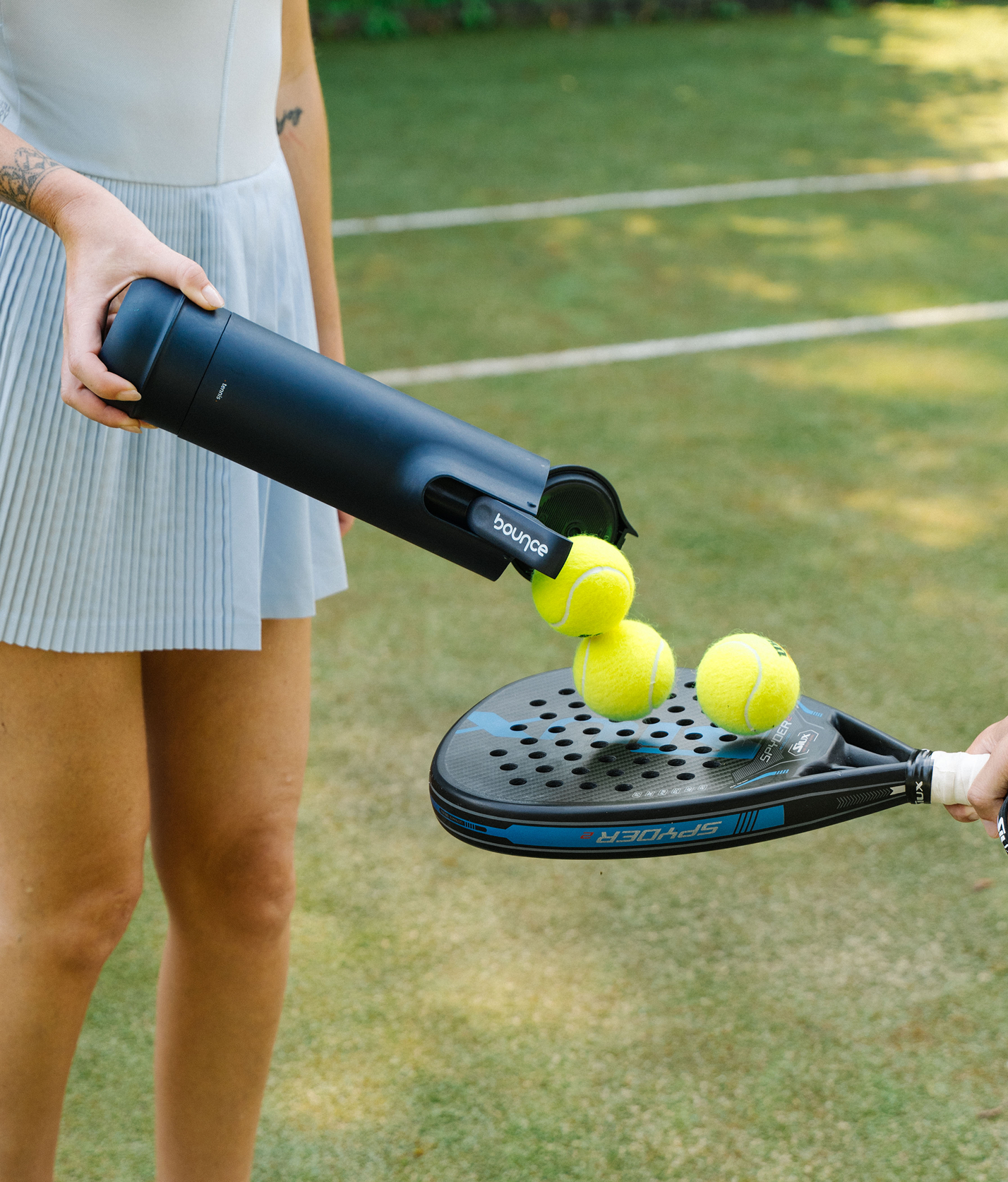 Bounce Pressurisateur de 4 Balles de Padel - Pompe Intégrée Bounce Pressurisateur de 4 Balles de Padel - Pompe Intégrée